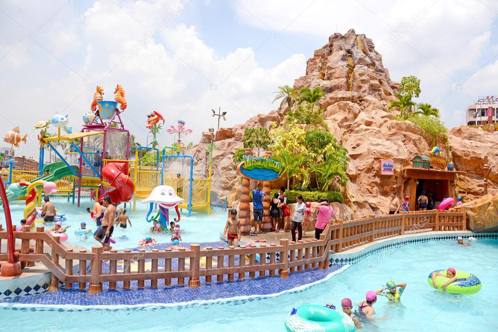 BANGKOK THAILAND MAY 2 2015 Attractions At The Mall Water Park It bangkok-thailand-may-2-2015-attractions-at-the-mall-water-park-it
