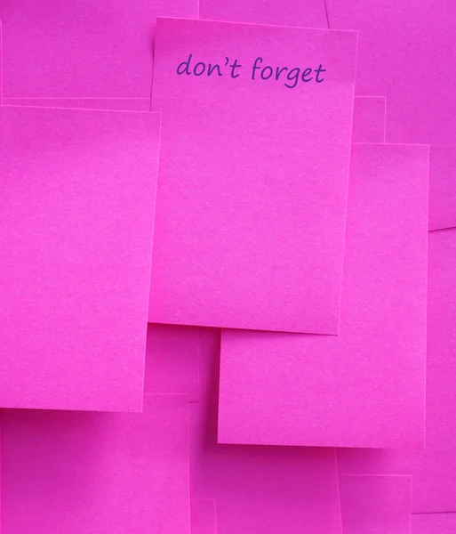 Nota appiccicosa con "non dimenticare " — Foto Stock