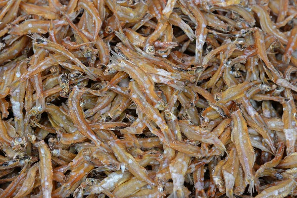 Petits anchois de poisson utilisés dans la cuisine asiatique . — Photo