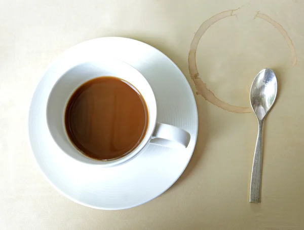 Кофейная чашка Мусорные баки на дне стакана — стоковое фото
