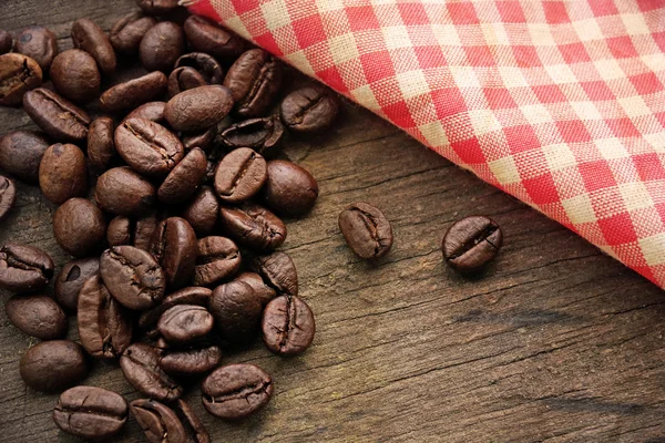 Coffee beans on vintage background — Stock Photo, Image