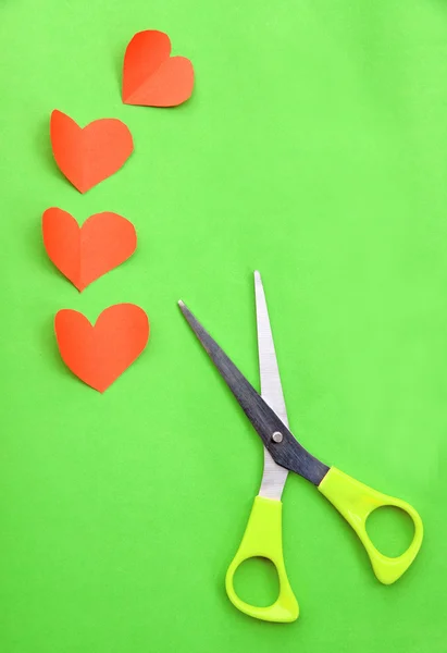 Rotes Herz aus Valentinspapier — Stockfoto