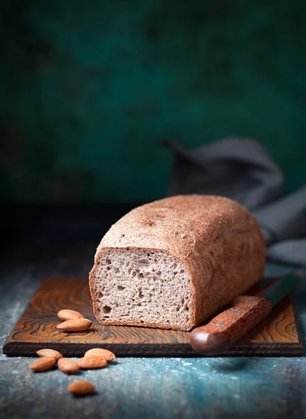 Gluten free loaf bread made with almond and coconut flour — Stock Photo, Image