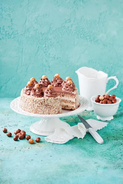 Gâteau aux noisettes Meringue à la crème au chocolat — Photo