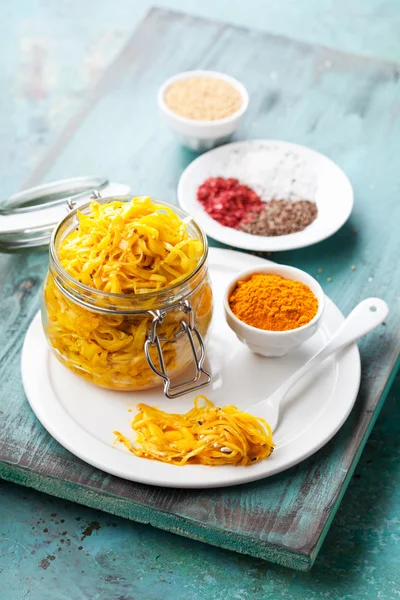 Cabbage marinated with turmeric — Stock Photo, Image