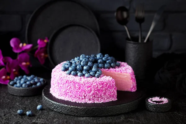 Gâteau Crêpe Maison Crème Pitahaya Noix Coco Rose Aux Bleuets — Photo