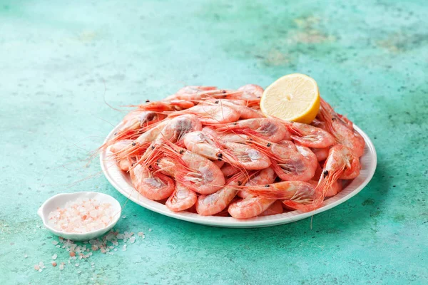 Boiled Shrimps Prawns Lemon Selective Focus — Stock Photo, Image