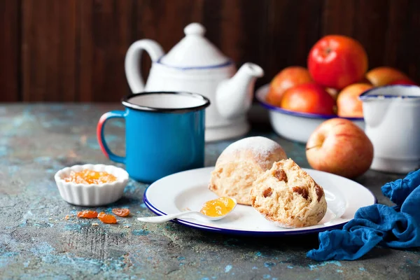 Zelfgemaakte Zoete Broodjes Met Rozijnen Selectieve Focus — Stockfoto