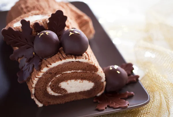 Gâteau traditionnel de Noël en bois rond — Photo