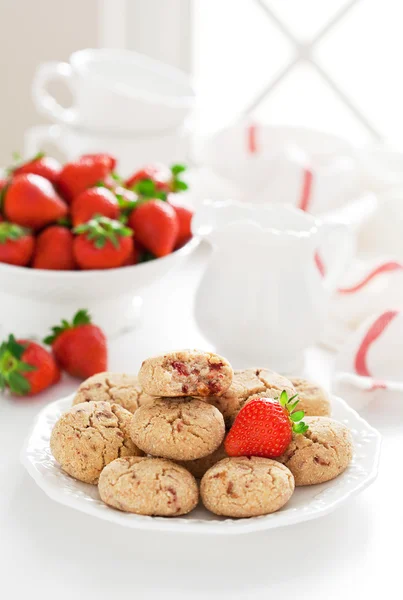 Oat bran, coconut and strawberry cookies — Stock Photo, Image