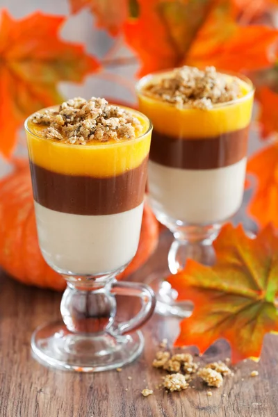 Pumpkin chocolate crumble dessert — Stock Photo, Image