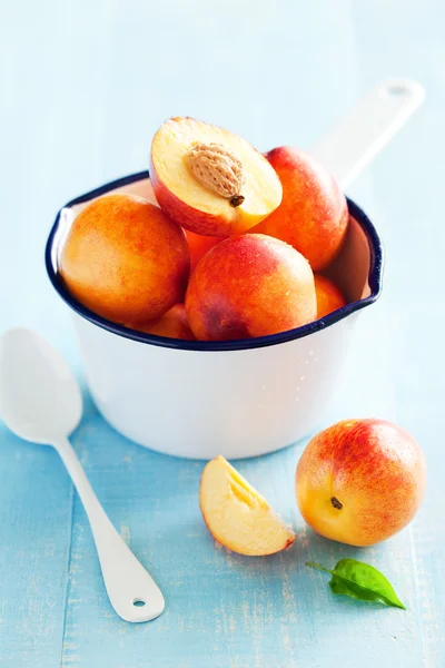 Verse rijpe nectarines — Stockfoto