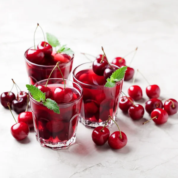 Sweet cherry jelly dessert — Zdjęcie stockowe