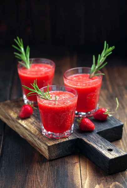 Strawberry Smoothies with rosemary — 图库照片