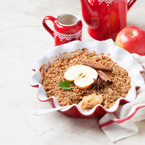 Tasty apple crumble — Stock Photo, Image