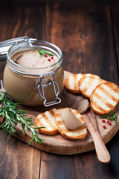 Chicken liver pate and bread — Stock Photo, Image