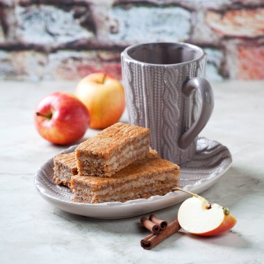 elmalı tarçınlı kek