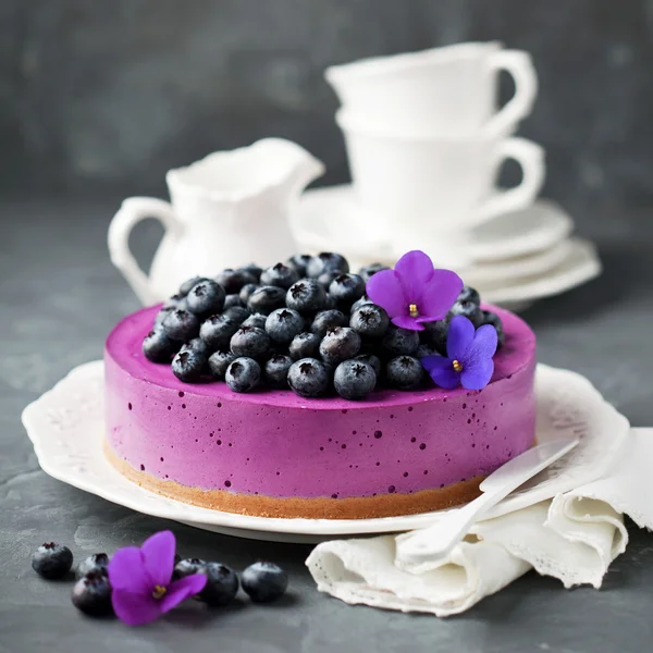 Cheesecake with fresh blueberries — Stock Photo, Image
