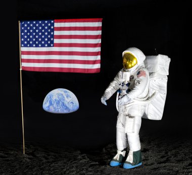 Astronot ve ABD bayrağı görüntülemek için modeli