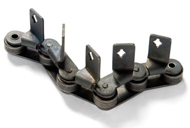 Özel zincir üzerinde beyaz yakın çekim