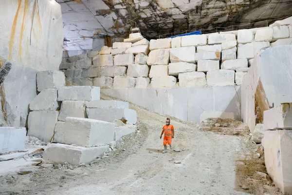 Arbeiter Einem Carrara Marmorbruch Der Toskana Italien Auf Einer Straße — Stockfoto