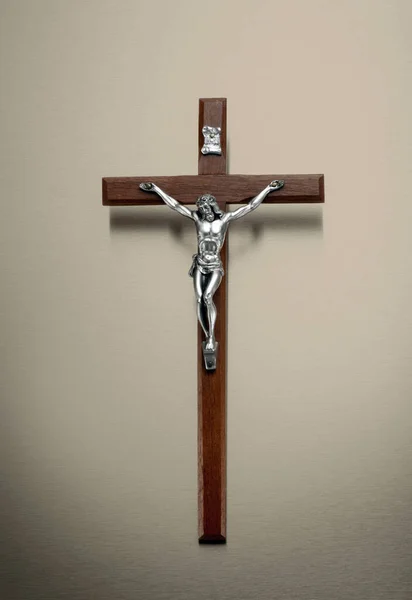 Wooden Crucifix Metal Jesus Christ Figure Prayer Hanging Beige Wall — Stock Photo, Image