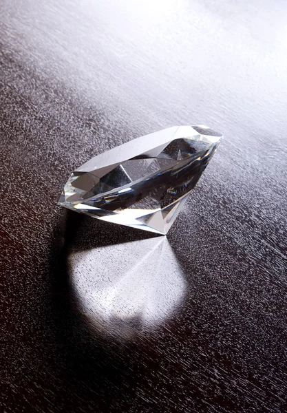 Still Life of Large Shiny Diamond — Stock Photo, Image