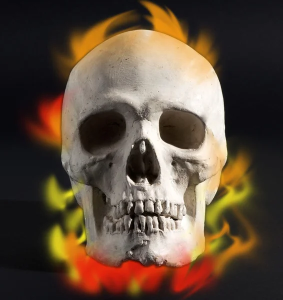 Skull with flames — Stock Photo, Image