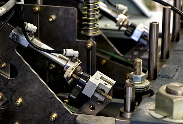 Κοντινό πλάνο μηχανική μηχανή εκτύπωσης στο γραφείο — Φωτογραφία Αρχείου