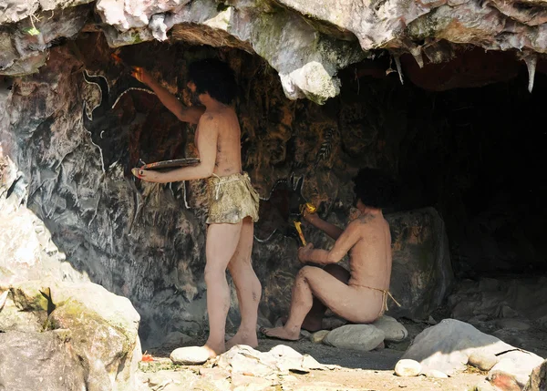 Homo sapiens habitants des grottes — Photo