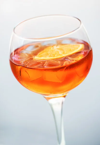 Glas traditioneller italienischer Martini — Stockfoto