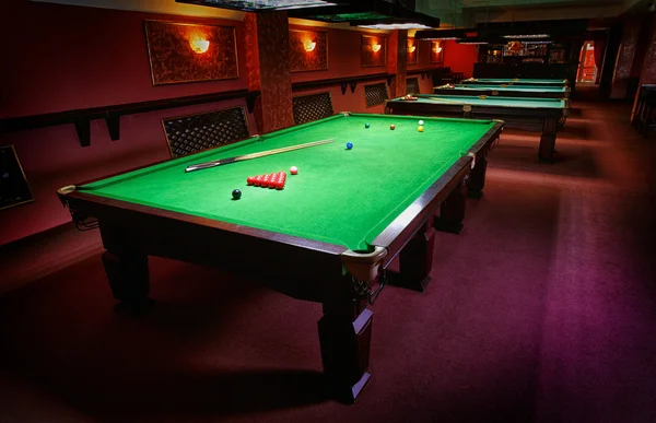 Bilardo masası, oyun için ayarla — Stok fotoğraf