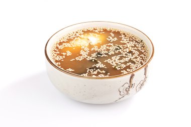 Deniz yosunu ile mantar çorbası