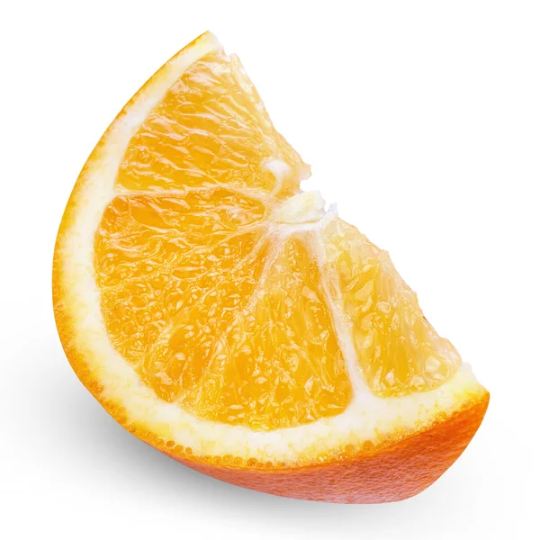 Segment čerstvý pomeranč izolované na bílém pozadí — Stock fotografie