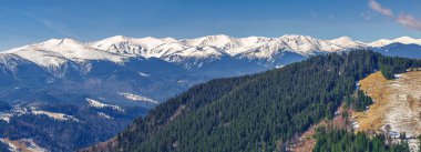 manzara, Bahar karla kaplı dağ silsilesi