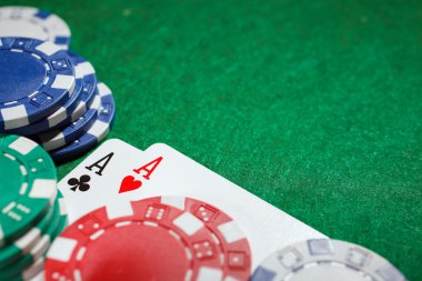 Poker iki aslar, metin için yer