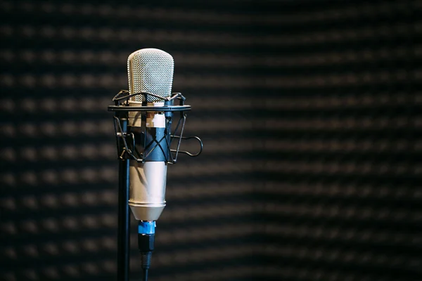 Microfoon in de radiostudio — Stockfoto
