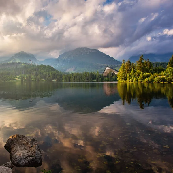 Nationalpark Hohe Tatra Bei Sonnenuntergang Und Strbske Pleso Schöner Bergsee — Stockfoto