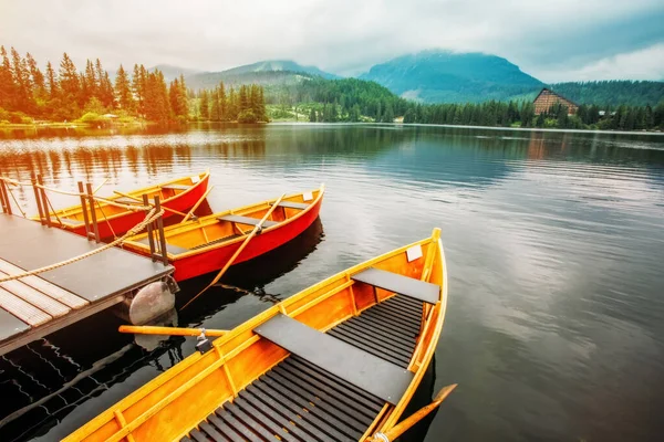 Strbske Pleso Und Bunte Boote Der Slowakei Nationalpark Hohe Tatra — Stockfoto