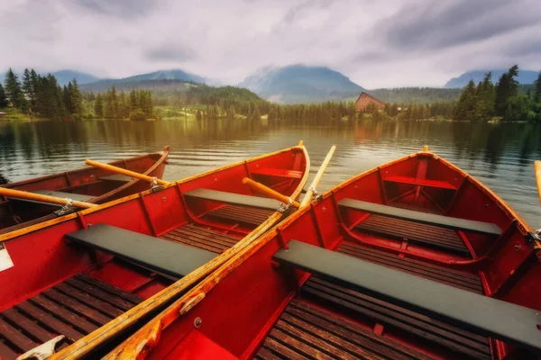 Strbske Pleso Lago Com Barcos Frente High Tatras National Park — Fotografia de Stock