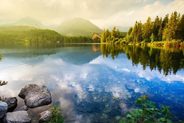 Altas Montanhas Tatras Verão Com Famoso Lago Strbske Pleso Primeiro — Fotografia de Stock