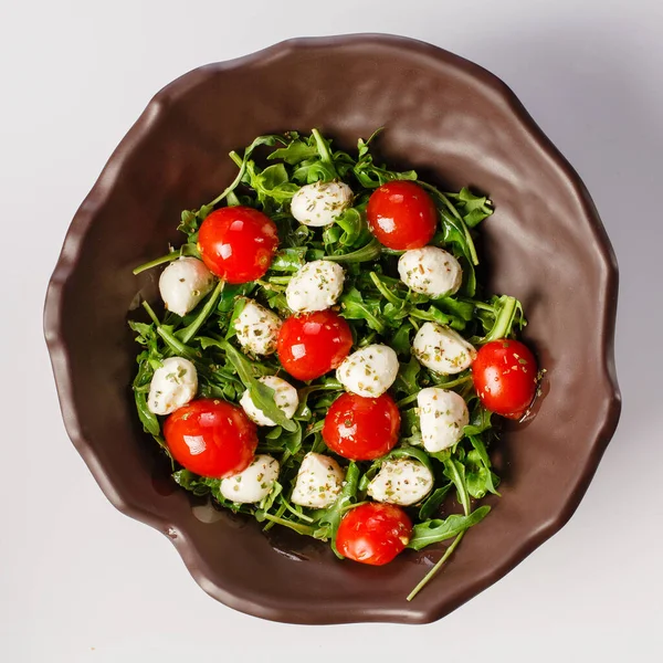 Caprese Salad Only Fresh Arugula Cherry Tomatoes Juicy Mini Mozzarella — 스톡 사진