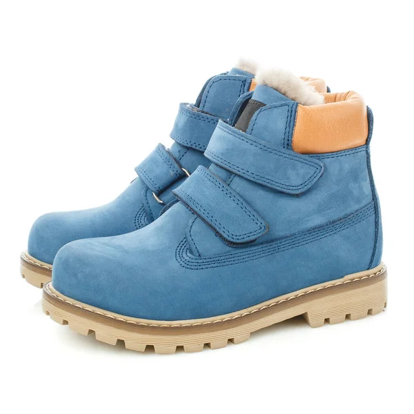 温水蓝色靴子的侧面视图 白色背景上有天鹅绒 季节性的收集 Unisex — 图库照片
