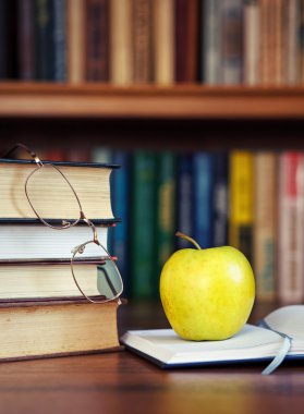 Apple açık kitap üzerine