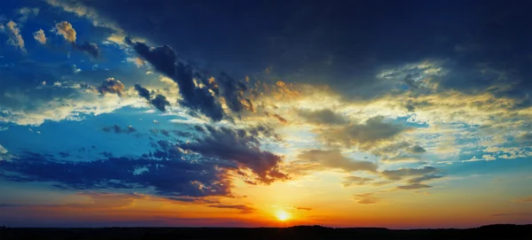 Красивий захід сонця Панорама — стокове фото