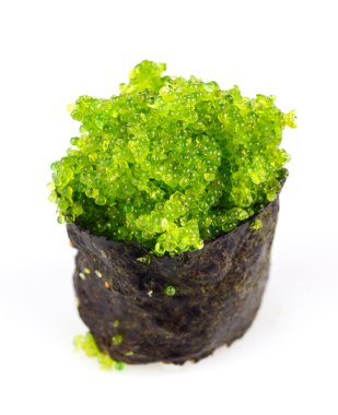 suşi yeşil havyar ile