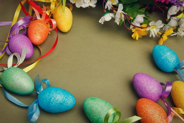 Easter composition with flowers and eggs — Stock Photo, Image