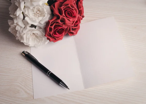 Cartão em branco com flores — Fotografia de Stock