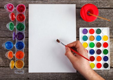 suluboya fırça boyama ile el