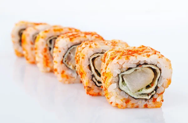Rouleaux de sushi japonais frais traditionnels — Photo